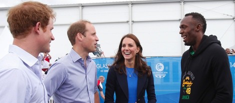 Los Duques de Cambridge y el Príncipe Harry con Usain Bolt en Glasgow