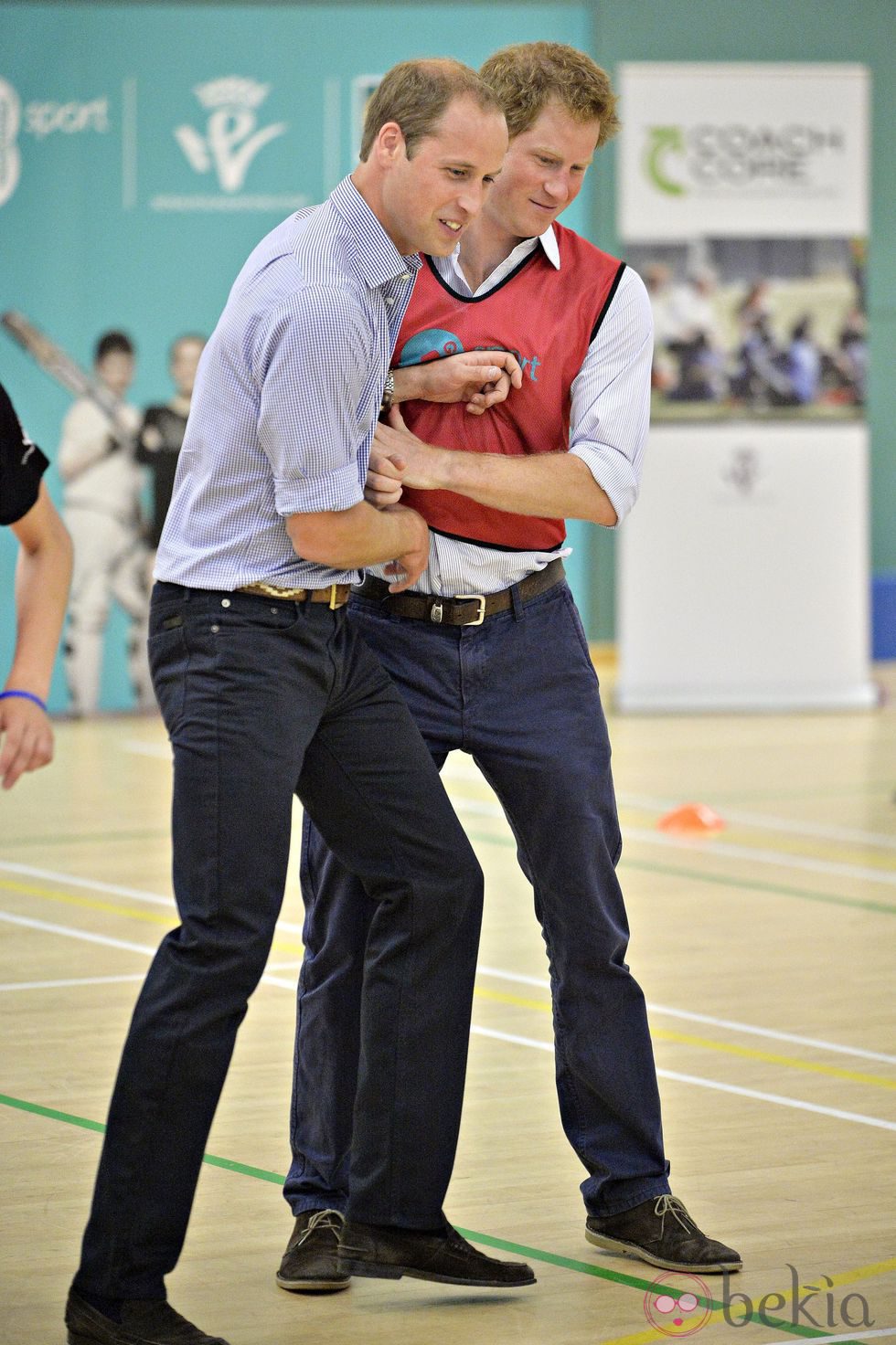 Los Príncipes Guillermo y Harry, rivales en un partido en los Juegos de la Commonwealth 2014