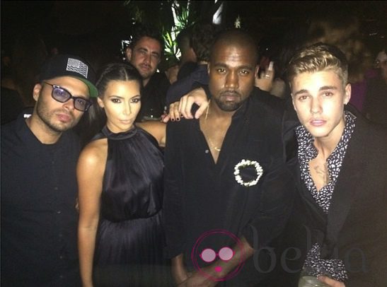 Kim Kardashian, Kanye West y Justin Bieber en la fiesta de Ricardo Tisci