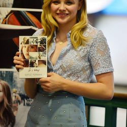 Chloe Grace Moretz en su firma de libros en Miami