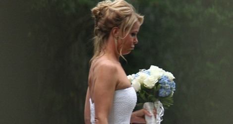 Cheryl Hine en el día de su boda en la residencia familiar de los Kennedy