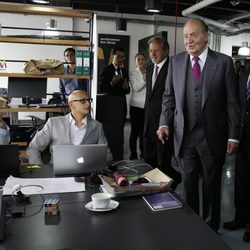 Rey Juan Carlos visita la Academia Wayra Amérigo de Bogotá 