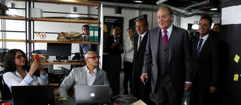 Rey Juan Carlos visita la Academia Wayra Amérigo de Bogotá 