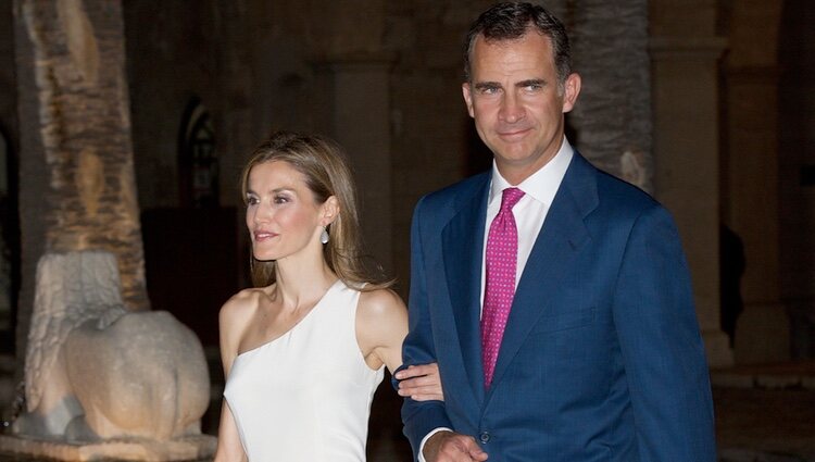 Los Reyes Felipe y Letizia en su primera recepción en Mallorca como Reyes de España