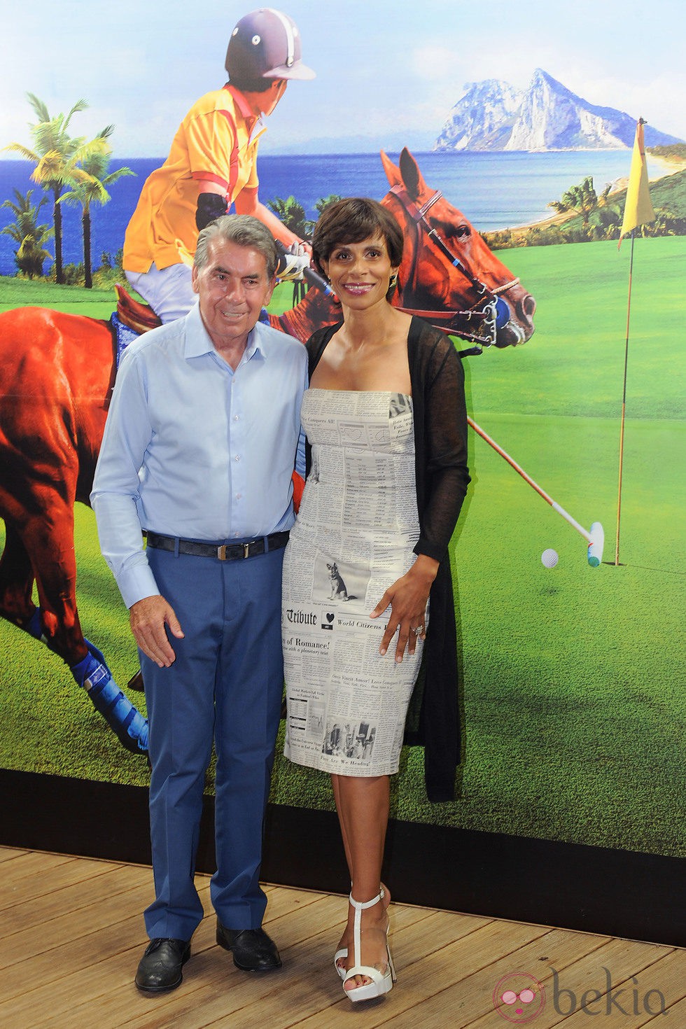 Manolo Santana y Claudia Rodríguez en la inauguración de Trocadero en Sotogrande