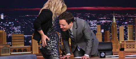 Ali Larter luce su embarazo en el programa de Jimmy Fallon