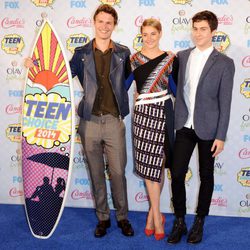 Ansel Elgort, Shailene Woodley y Nat Wolff en los Teen Choice Awards 2014