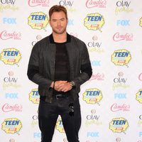 Kellan Lutz en los Teen Choice Awards 2014