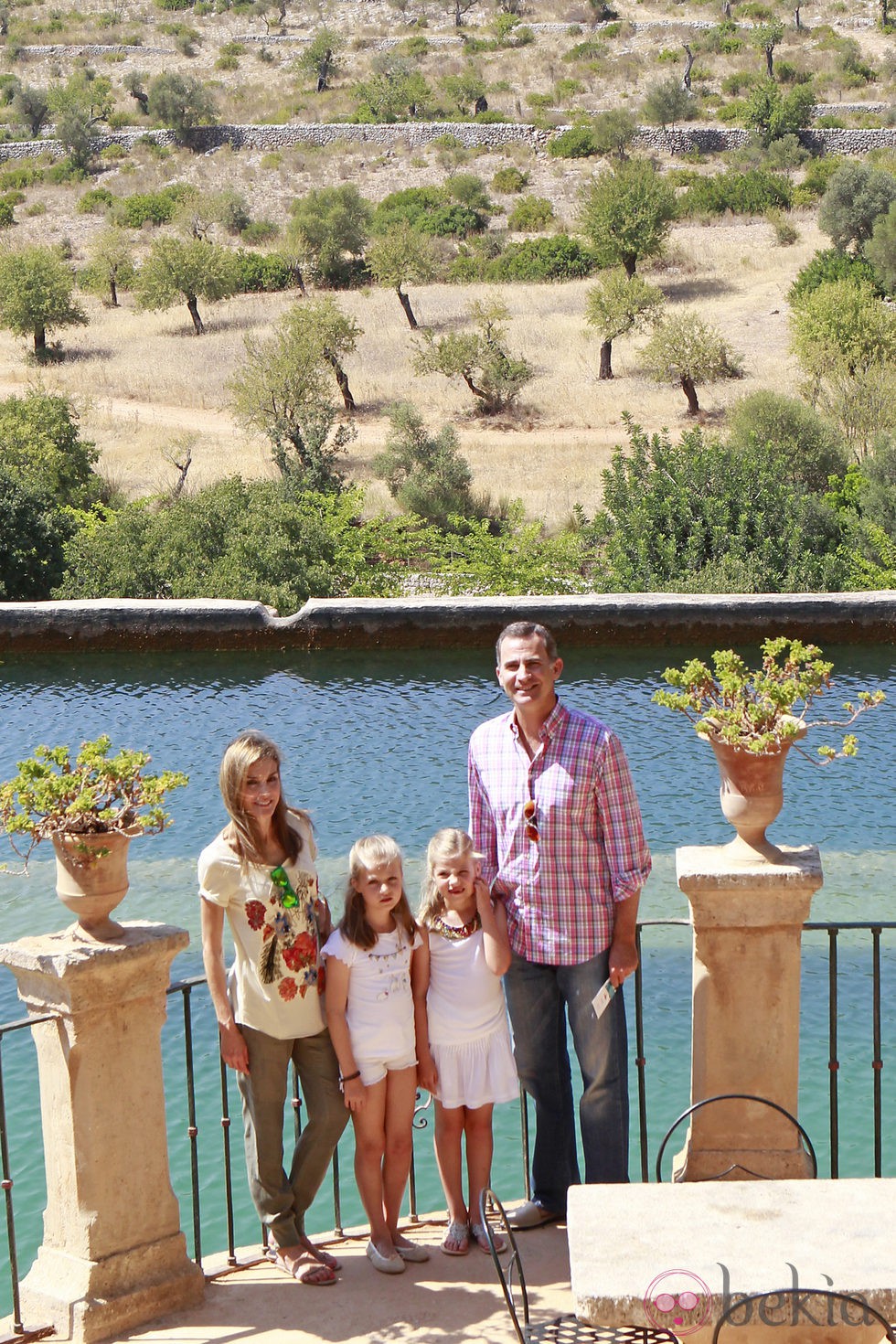 Los Reyes Felipe y Letizia, la Princesa Leonor y la Infanta Sofía en la Sierra de Tramontana