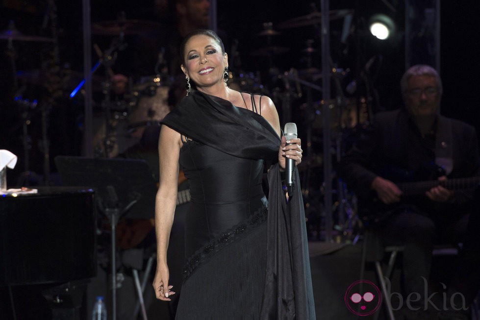 Isabel Pantoja durante su concierto en La Granja de San Ildefonso