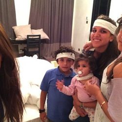 Daniella Semaan junto a sus hijos Maria, Joseph y Lia y su cuñada Carlota Fàbregas