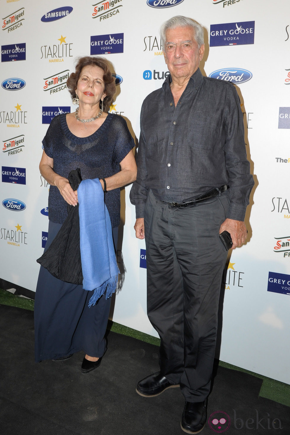 Mario Vargas Llosa y su mujer Patricia en el concierto de Rosario Flores en el Starlite Festival 2014