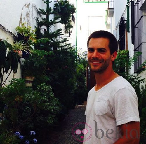 Marc Clotet haciendo turismo por las calles de Priego de Córdoba