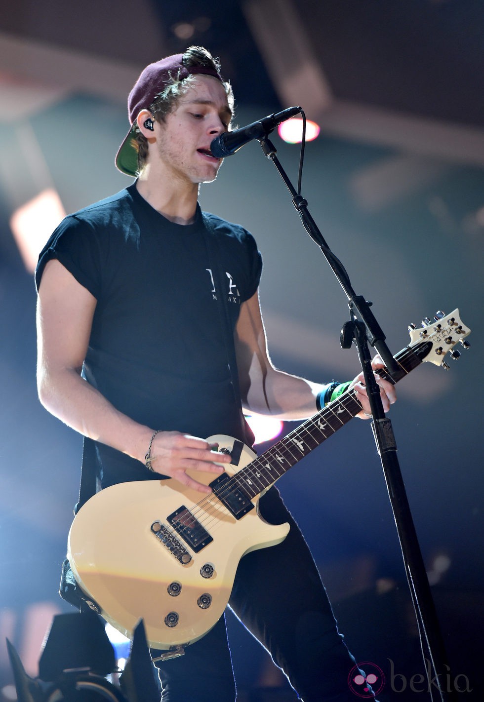 5 Seconds of Summer durante los ensayos de los MTV Video Music Awards 2014