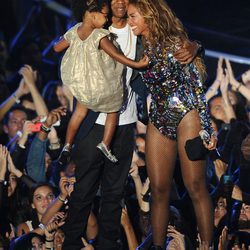 Beyoncé y Jay Z con su hija Blue Ivy Carter en los MTV Video Music Awards 2014