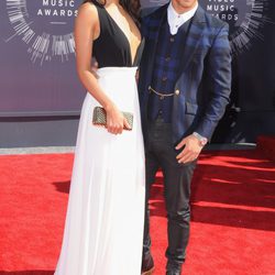 Olivia Culpo y Nick Jonas en la alfombra roja de los MTV Video Music Awards 2014