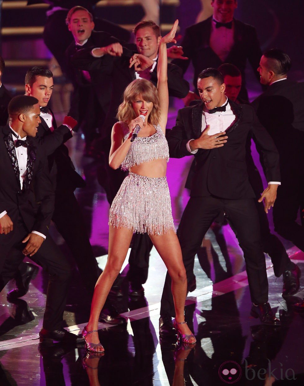 Taylor Swift actuando en los MTV Video Music Awards 2014