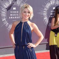 Julianne Hough en la alfombra roja de los MTV Video Music Awards 2014