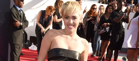 Miley Cyrus en la alfombra roja de los MTV Video Music Awards 2014