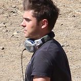 Zac Efron fumando en el rodaje de 'We Are Your Friends'