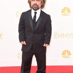 Peter Dinklage en la red carpet de los Emmy 2014