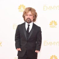 Peter Dinklage en la red carpet de los Emmy 2014