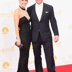 Matt LeBlanc y su novia en la alfombra roja de los Emmys 2014