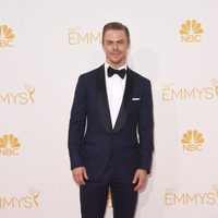 Derek Hough en la alfombra roja de los Premios Emmy 2014