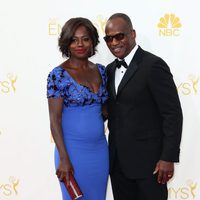 Viola Davis y Julius Tennon en la alfombra roja de los Premios Emmy 2014