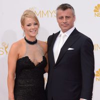 Matt LeBlanc y Andrea Anders en la alfombra roja de los Premios Emmy 2014