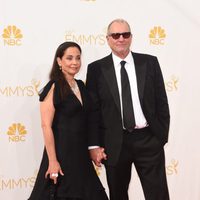 Catherine Rusoff y Ed O'Neill en la alfombra roja de los Premios Emmy 2014