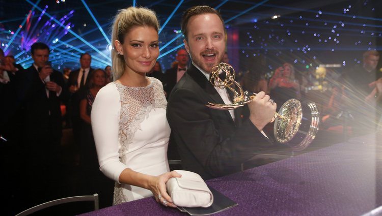 Aaron Paul y Lauren Parsekian en la gala de los Premios Emmy 2014