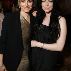 Taylor Schilling y Laura Prepon en la fiesta de Netflix tras los Emmy 2014