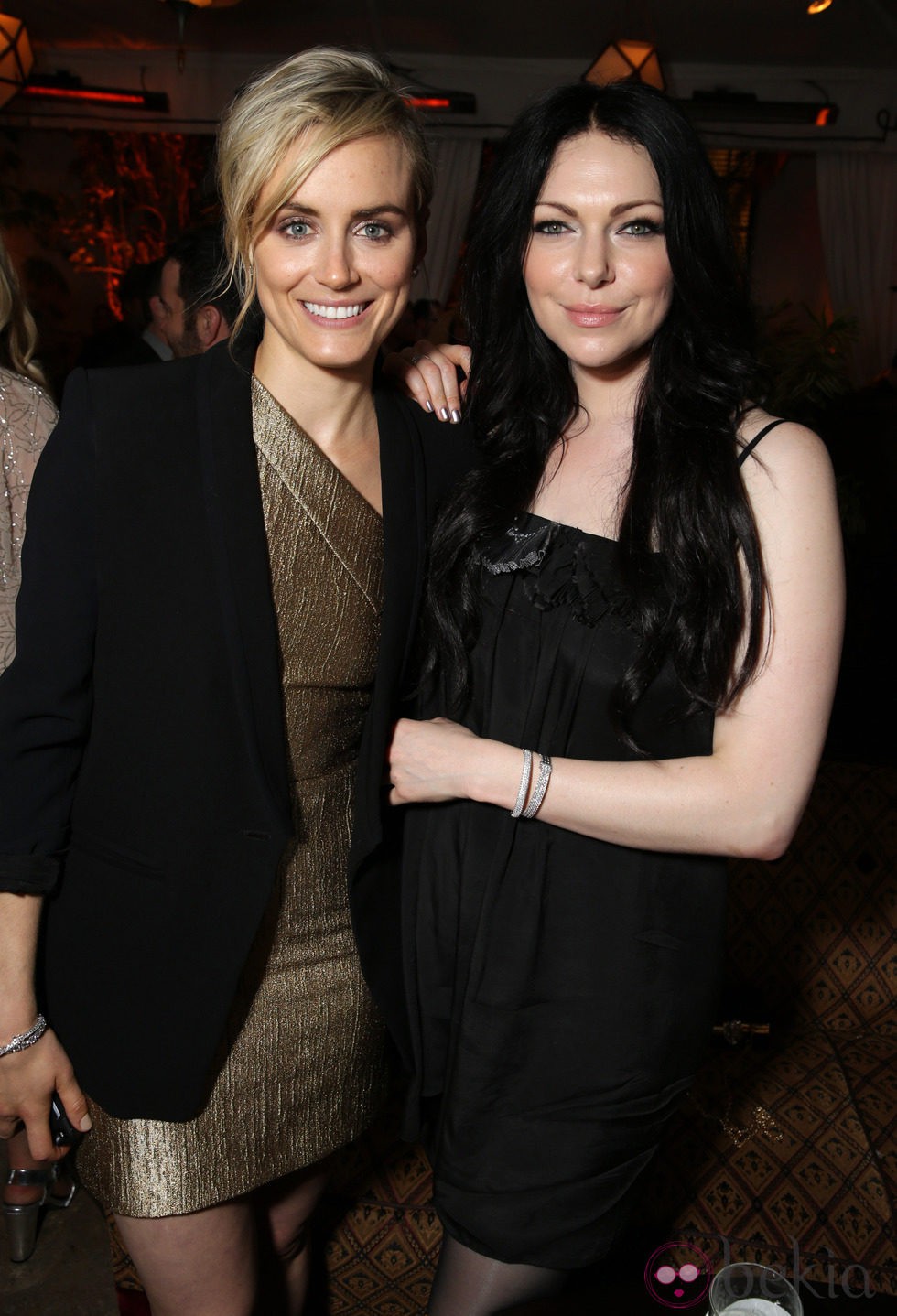 Taylor Schilling y Laura Prepon en la fiesta de Netflix tras los Emmy 2014