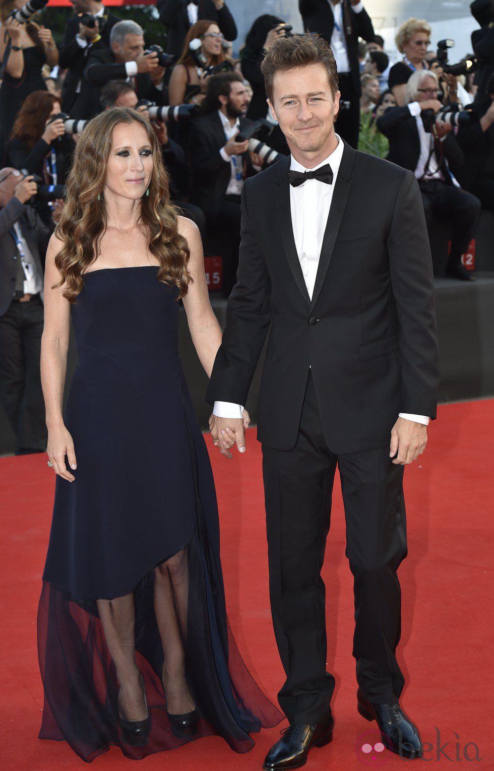 Edward Norton y Shauna Robertson en la ceremonia de apertura del Festival de Venecia 2014