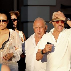 Lionel Richie y su novia pasan un día de compras en Saint Tropez