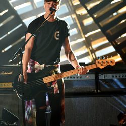 Calum Hood en los Video Music Awards 2014