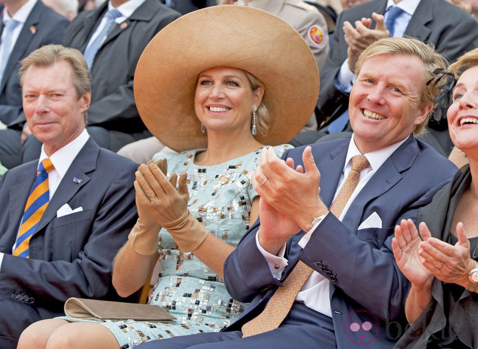 Los Reyes Guillermo Alejandro y Máxima de Holanda en Maastricht