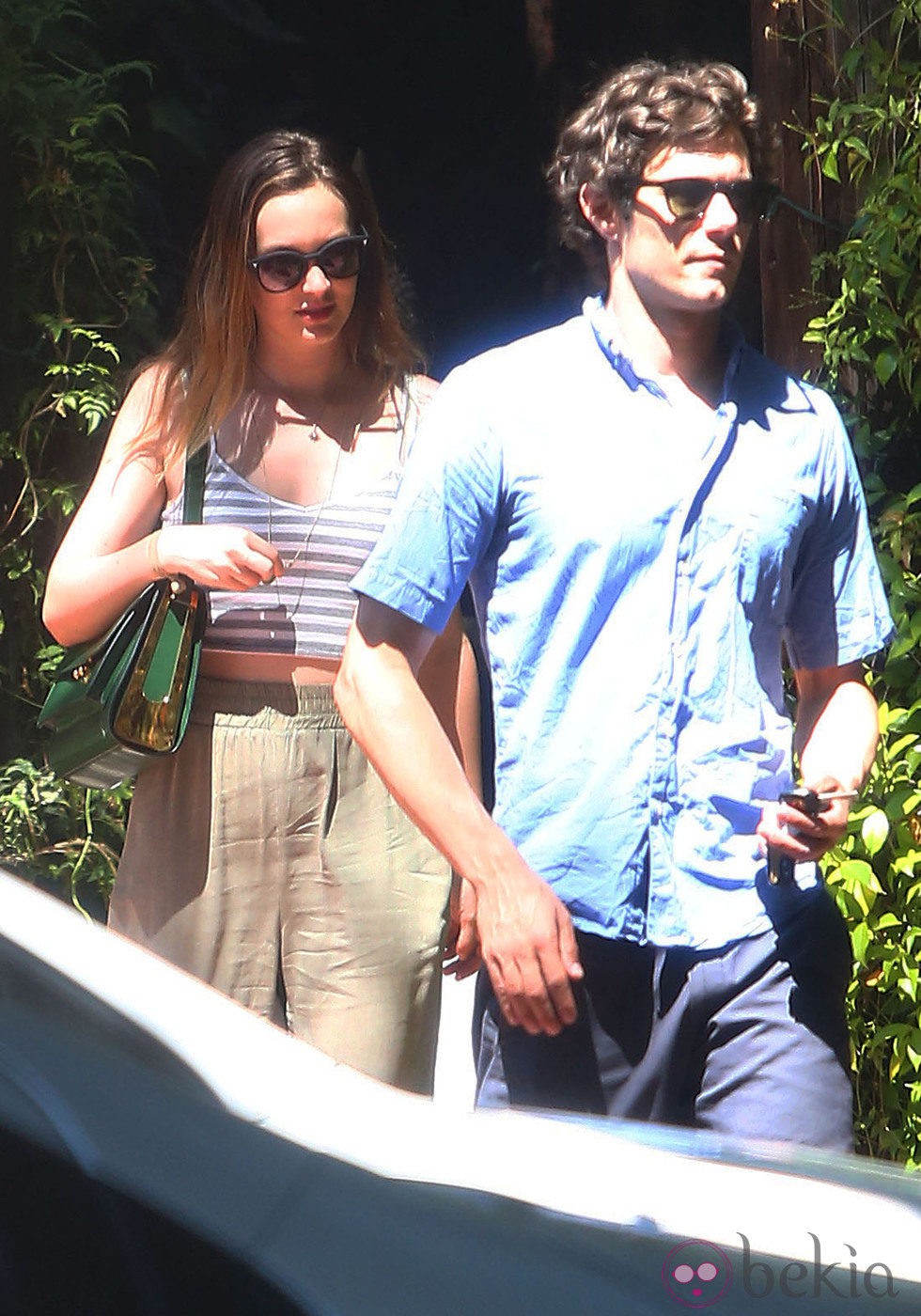 Leighton Meester y Adam Brody pasean su amor por Topanga