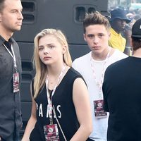 Brooklyn Beckham y Chloe Moretz en el Festival Made In America