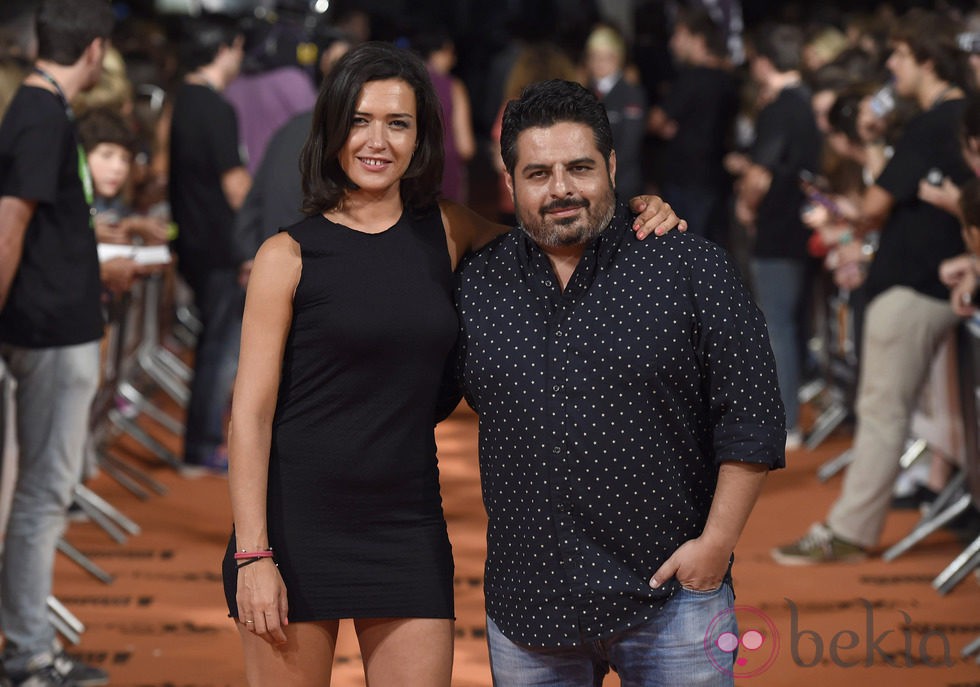 Alejandra Andrade y Jalis de la Serna en el estreno de 'Vive cantando' en el FesTVal de Vitoria 2014