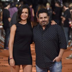 Alejandra Andrade y Jalis de la Serna en el estreno de 'Vive cantando' en el FesTVal de Vitoria 2014