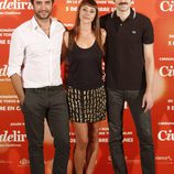 Miguel Ramiro Ingrid Rubio y Julián Villagrán en el estreno de 'Ciudad Delirio'