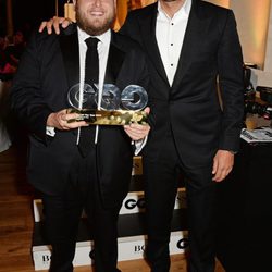 Jonah Hill y Bradley Cooper en los Premios GQ Hombres del Año 2014