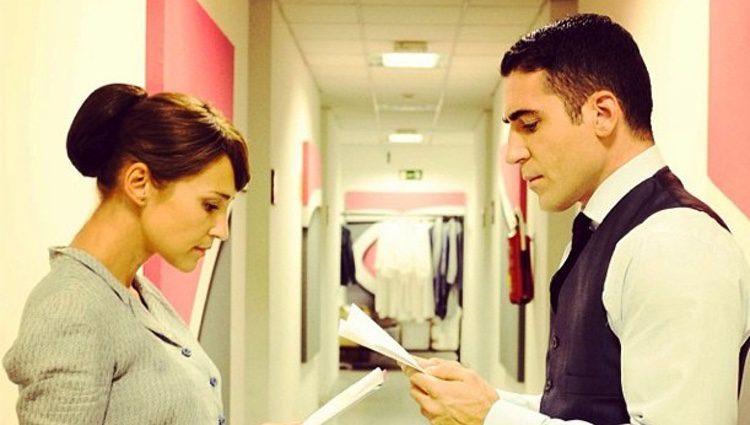 Paula Echevarría y Miguel Ángel Silvestre leyendo los guiones de la segunda temporada de 'Velvet'