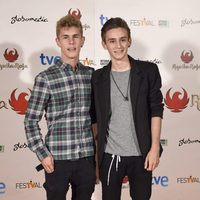 Patrick Criado y Guillermo Campra en el estreno de la sexta temporada de 'Águila Roja' en el FesTVal 2014