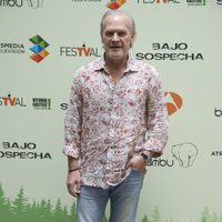 Lluis Homar en la presentación de 'Bajo Sospecha' en el FesTVal de Vitoria 2014