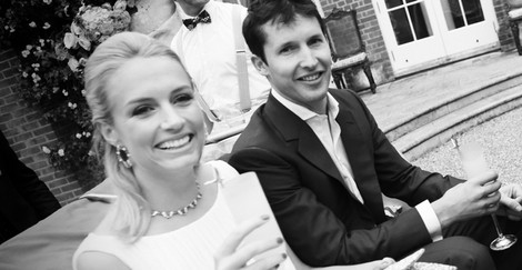 James Blunt y Sofia Wellesley en la fiesta solidaria de Elton John