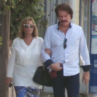 María Teresa Campos y Bigote Arrocet paseando por Málaga