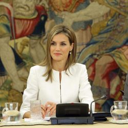 La Reina Letizia con las ministras de Sanidad y de Fomento en la Reunión del Consejo del Real Patronato sobre Discapacidad